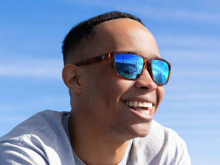 #frame-lens-color_tortoise-glacier-blue